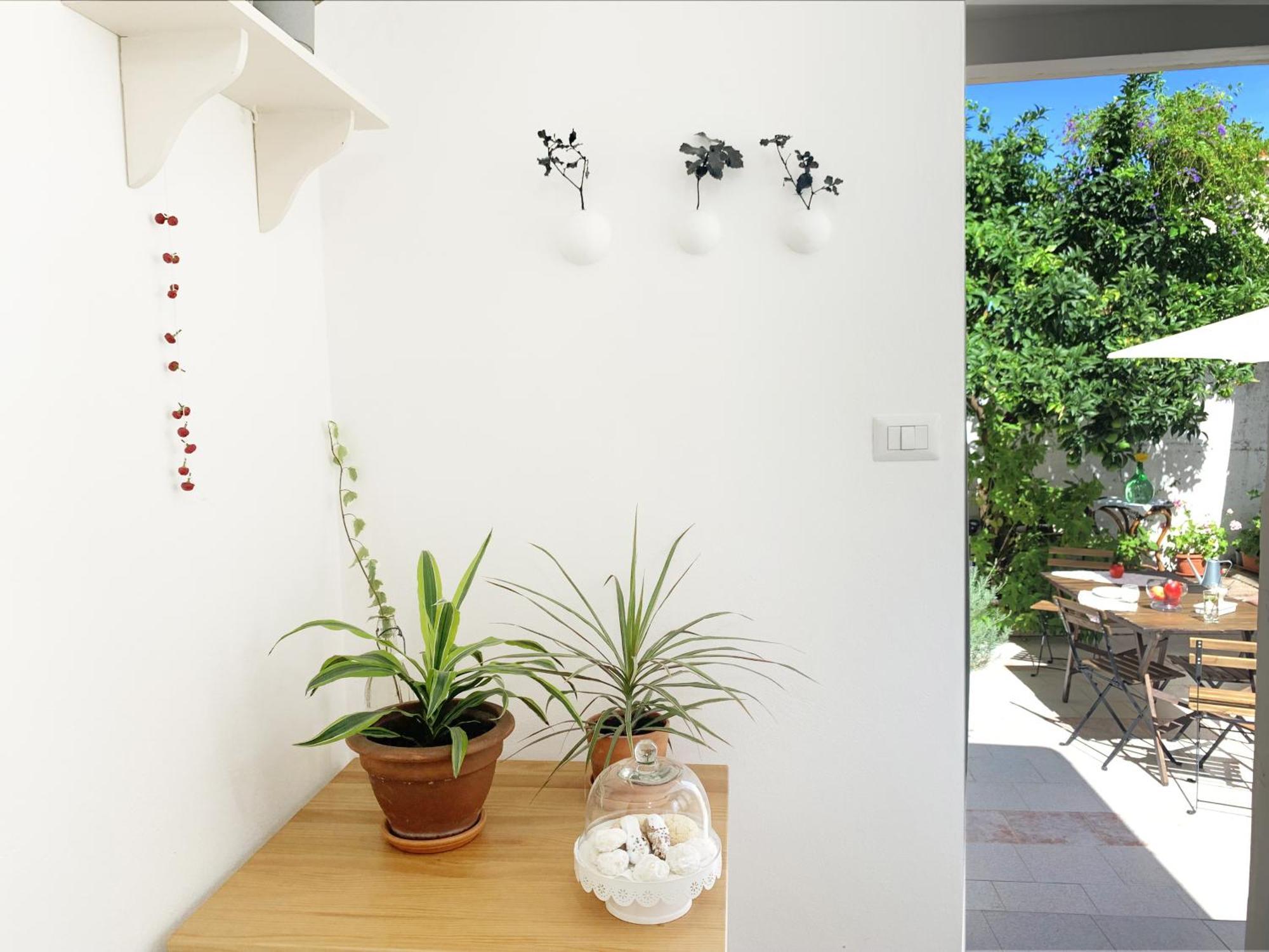 Tap - In Independent House With Private Garden *